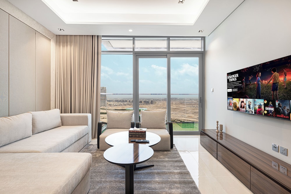 Nobles Suites by Hostiva - City View