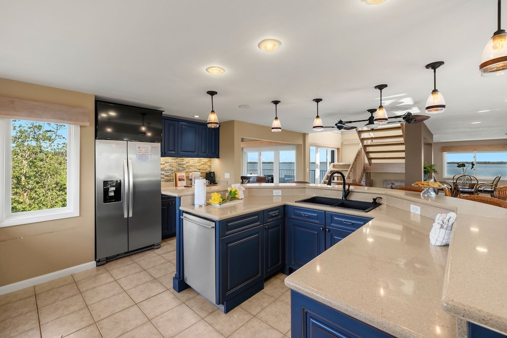 21381 Widgeon Point 6 Bedroom Estate