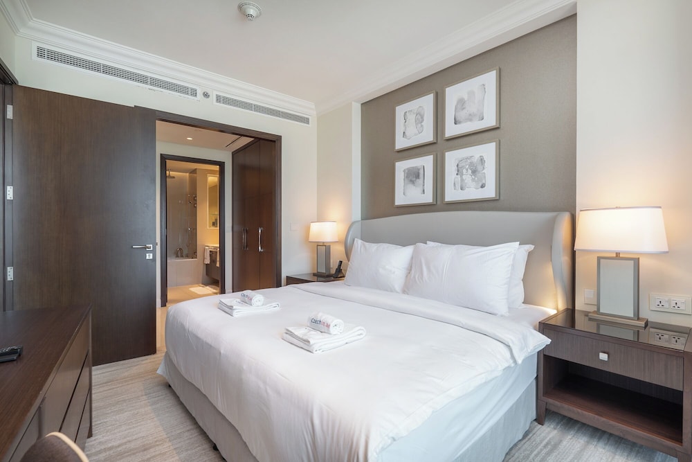 Luxury Living Spectacular Burj Views