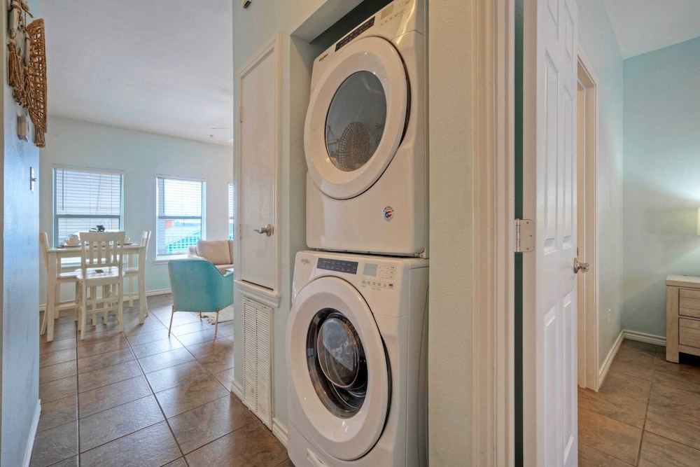 Sleeps 16 w/ Pool + Minutes to Beach Costa Bahia - 2 Condos