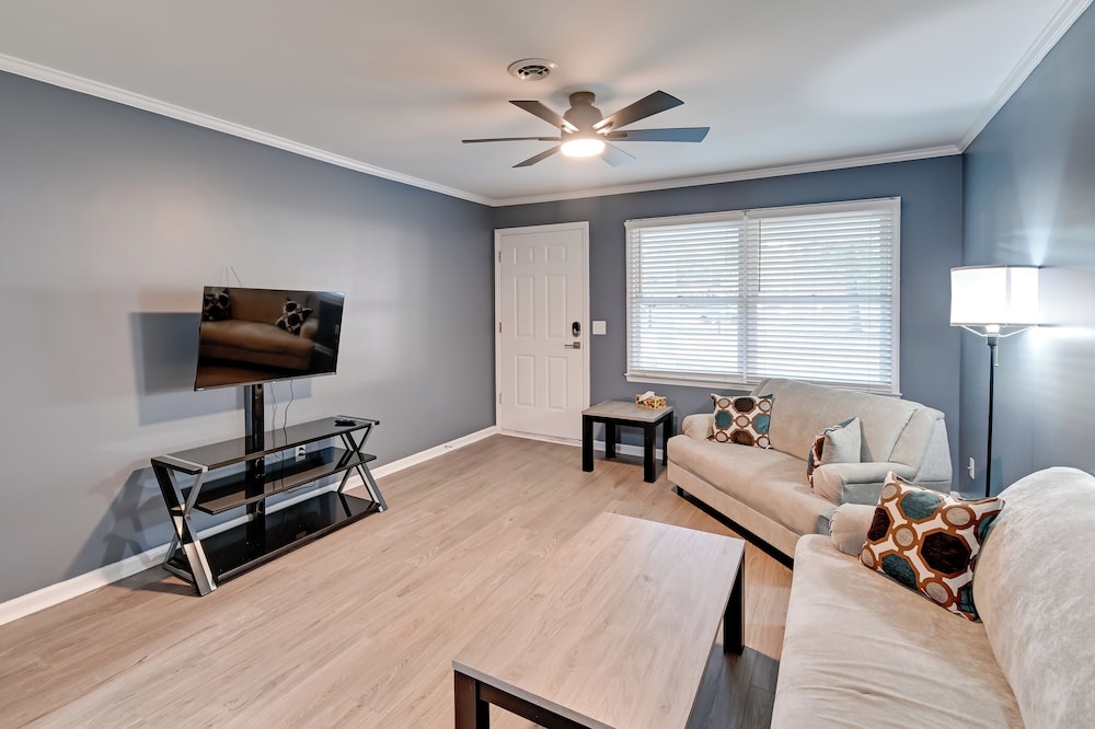 Private Patio: Apt 6 Mi to Cheraw State Park!