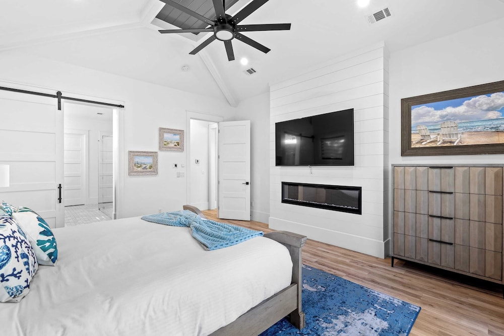 30A Happy by the Sea by Avantstay Pool, Golf Cart, Bikes