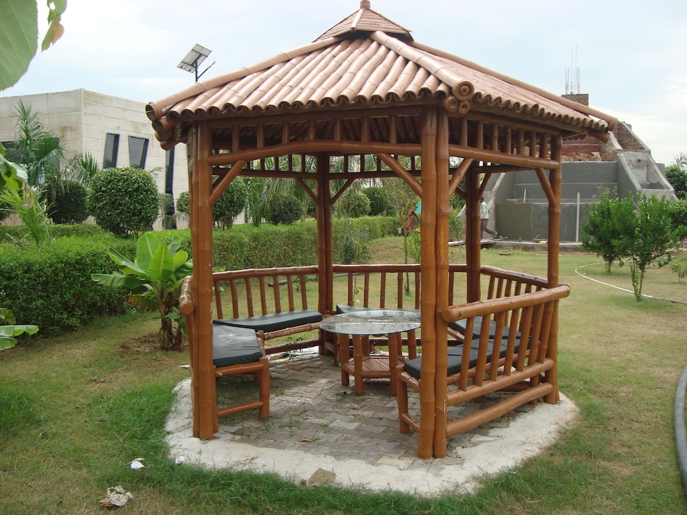 Nature Valley Resort