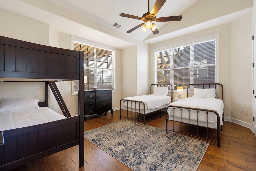 Luxury Penthouse - Amazing Views! Near Sdc!