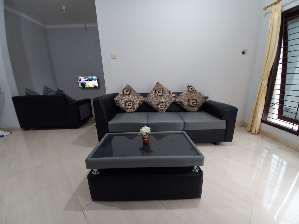 Homestay Syariah Dekat Monjali dan JCM by Simply Homy