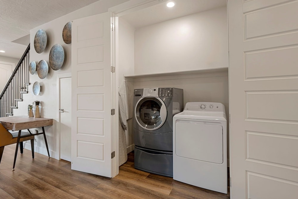 Relax In Style 4 Bedroom Townhouse
