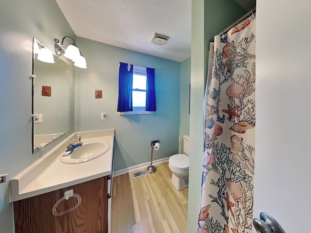 Sassy Seahorse by Topsail Realty