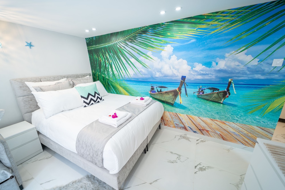 Boutique and garden apartments in Hawaii complex by YalaRent - Families only view 2