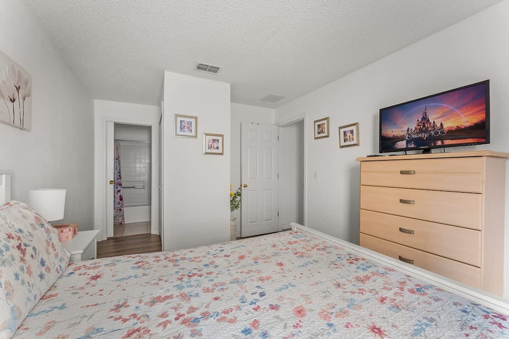 Entertaining Game Room 4BR Near Disney