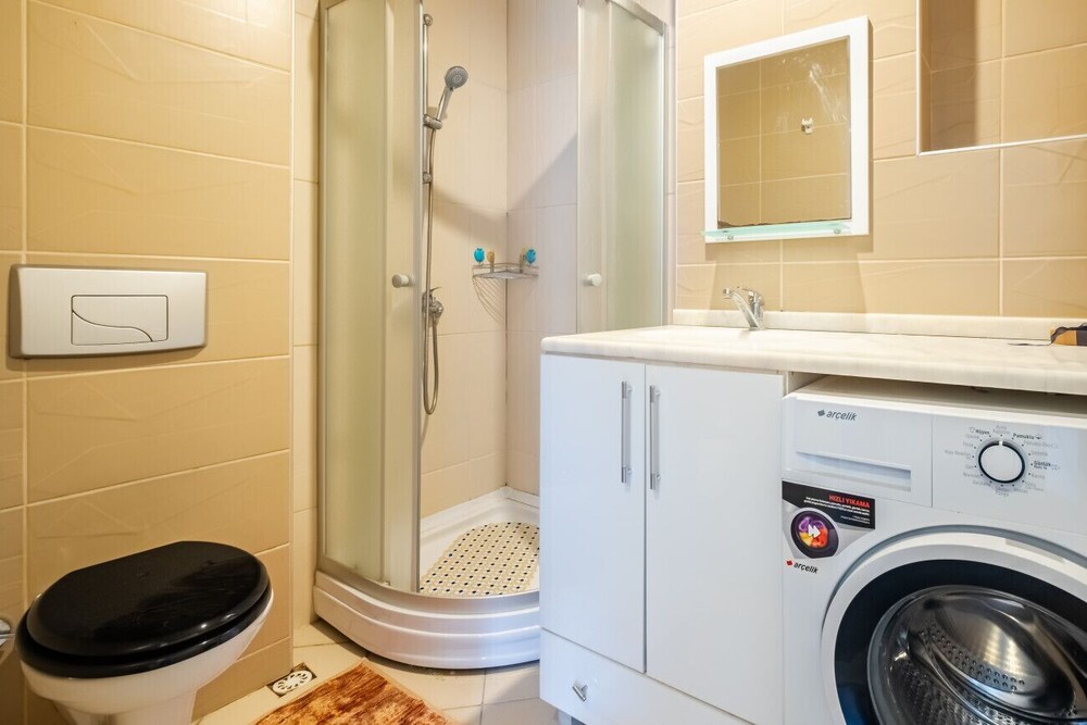 Vibrant Studio Flat Near Taksim Square