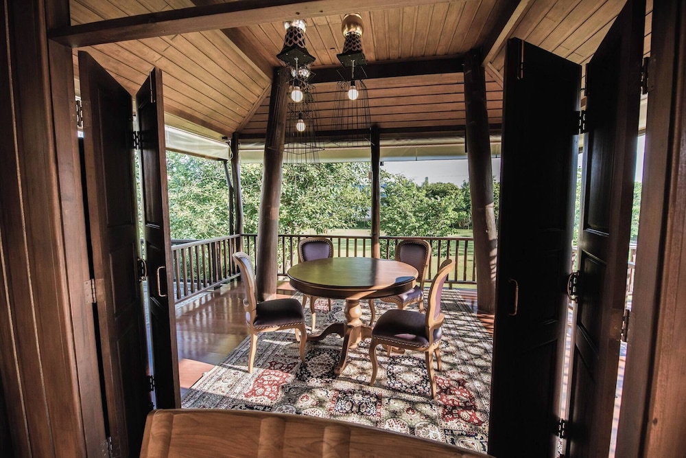 Cyngam Retreat- A Private Pool Villa With Service