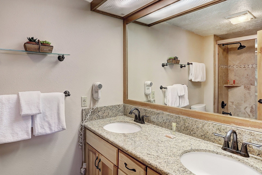 The Pines - Keystone Ski Resort CO Vacation Lodging