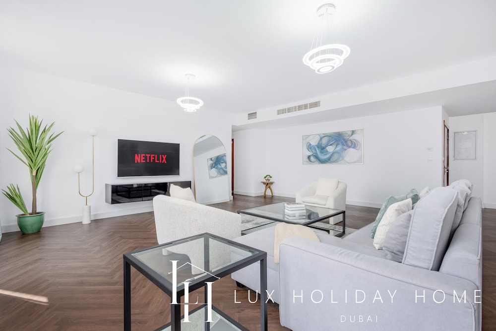 LUX The JBR Central Suite