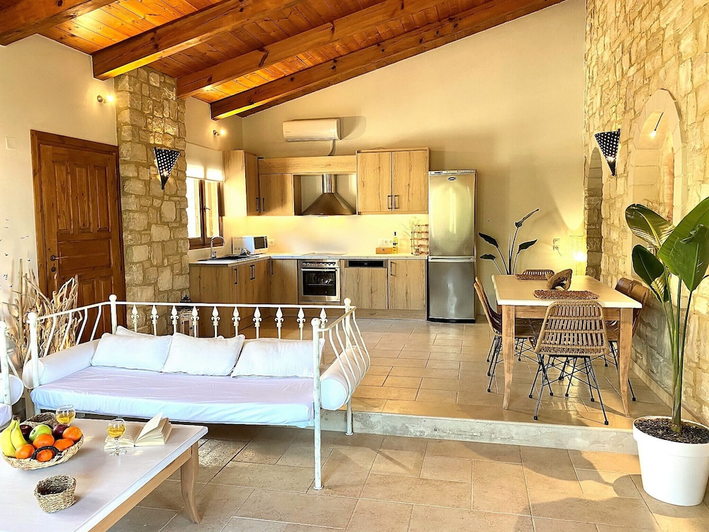 Eros Villa