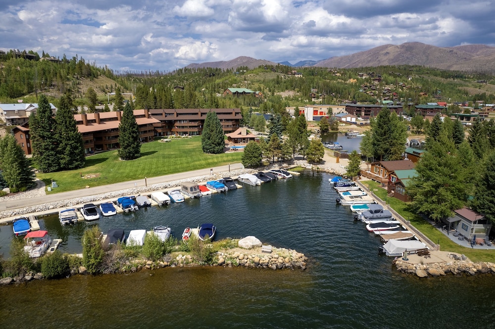 Shadow Mountain Yacht Club W1 2 Bedroom Condo by RedAwning view 4