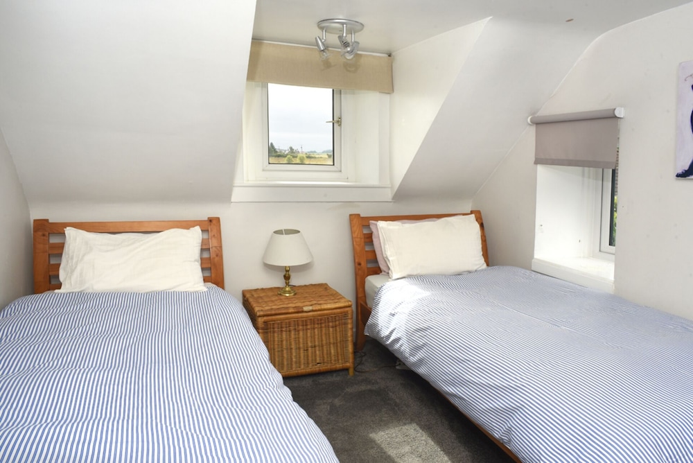 Ochil Cottage In Bannockburn, Close to Stirling view 5