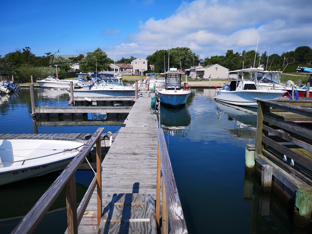 Baywatch Hotel & Marina