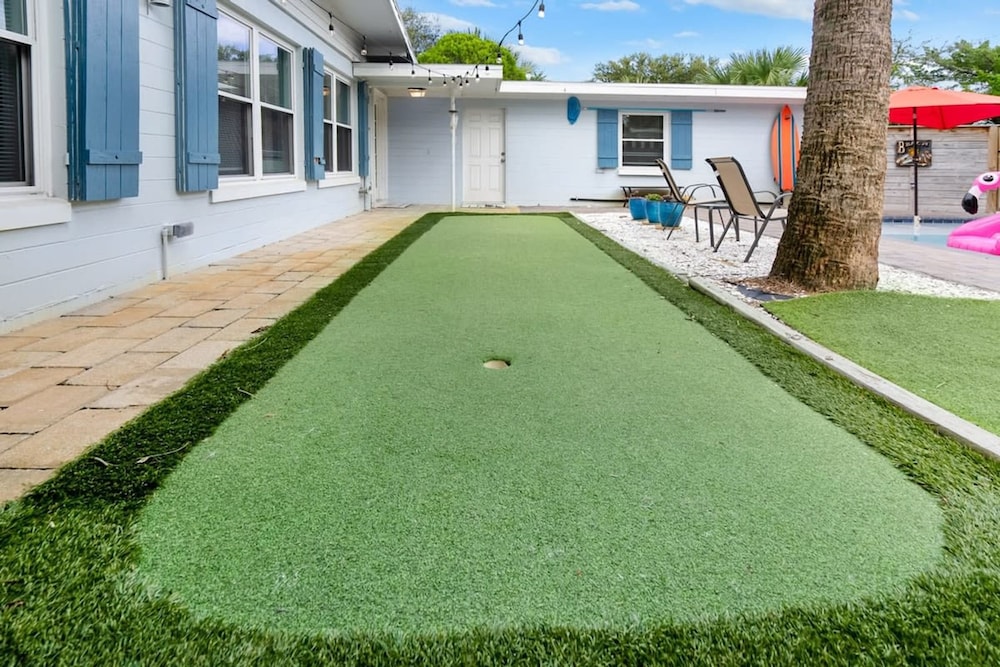 Heated Pool Mini Golf Walk to Beach Beach Gear