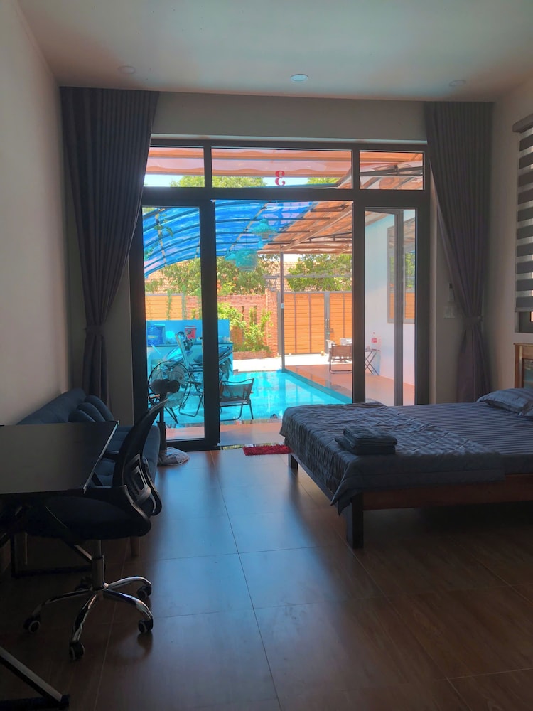 HOMESTAY HALONA