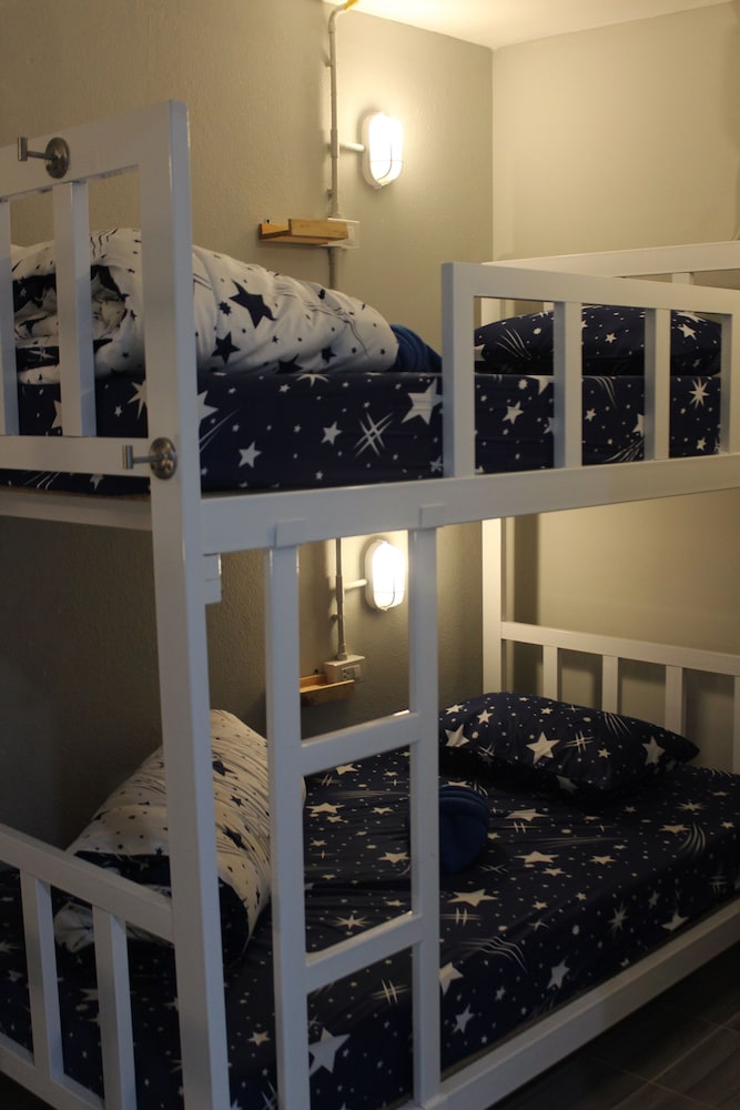 Enjoy House - Hostel