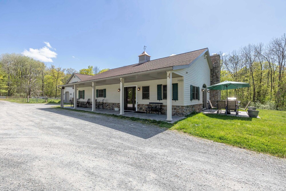 Hidden Retreat 4-homes 134 Acres