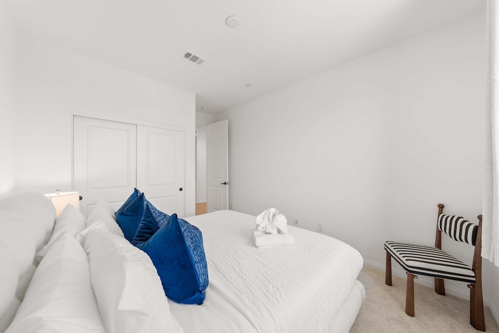 @ Marbella Lane - Curated 5BR in Upscale RMV Haven