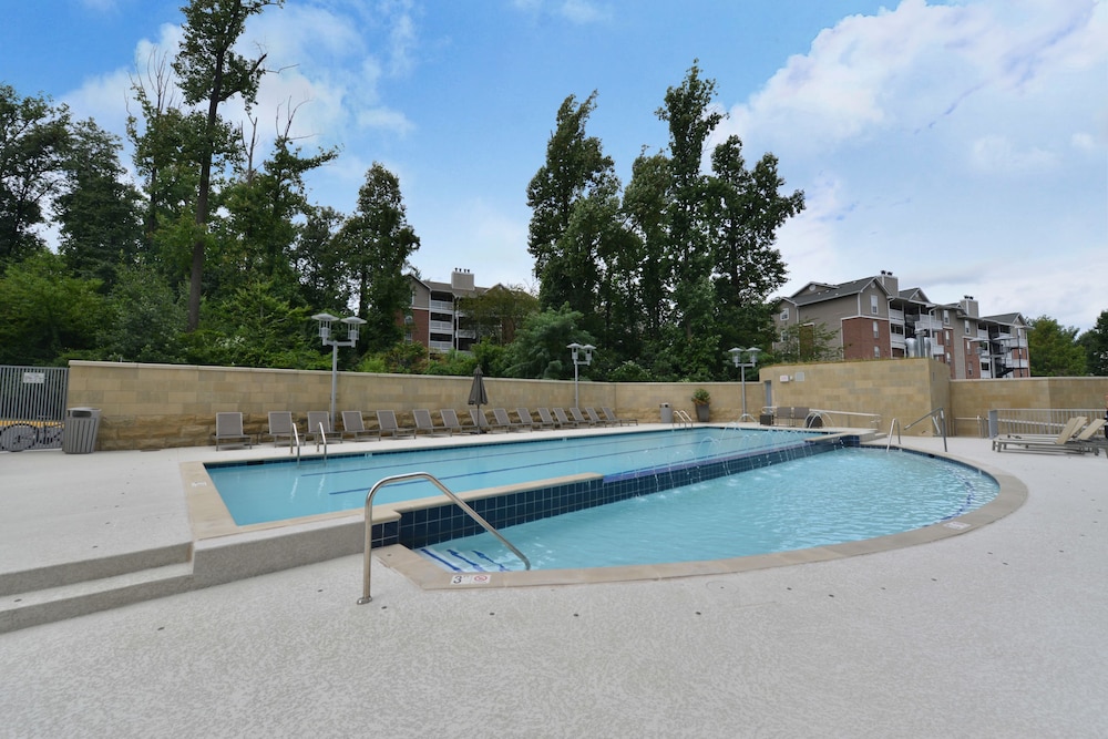 Ovation at Park Crest by Bridgestreet