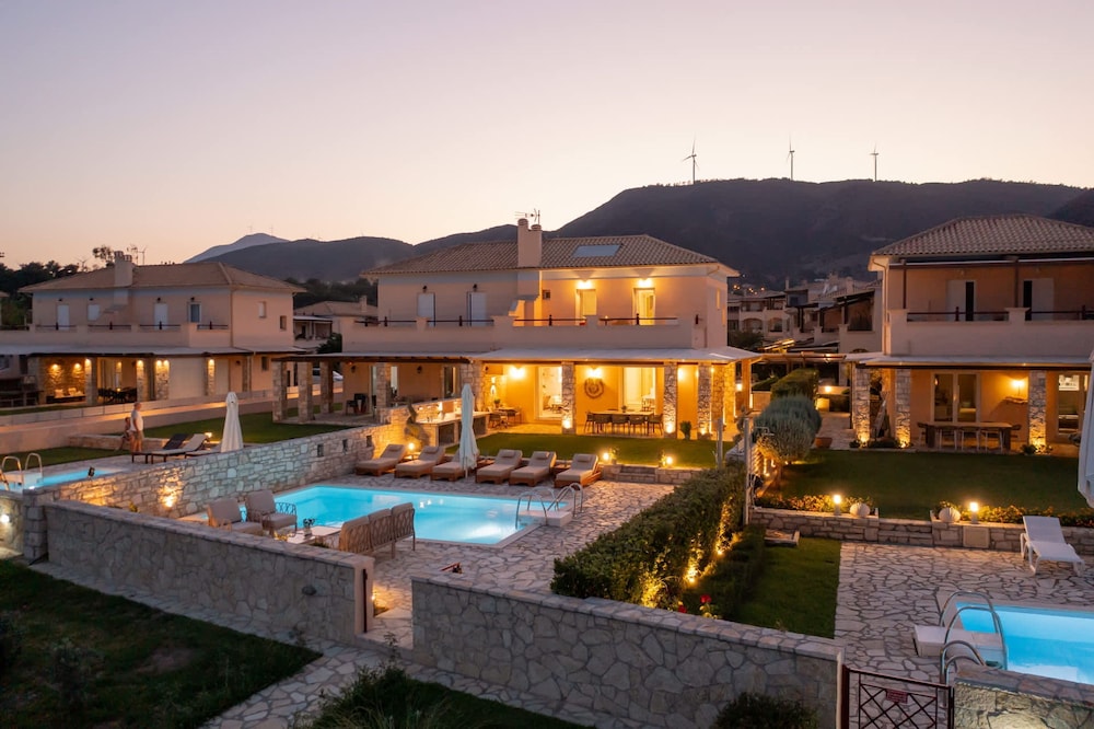 Seafront Villa Ciel With Private Pool in Nafpaktos