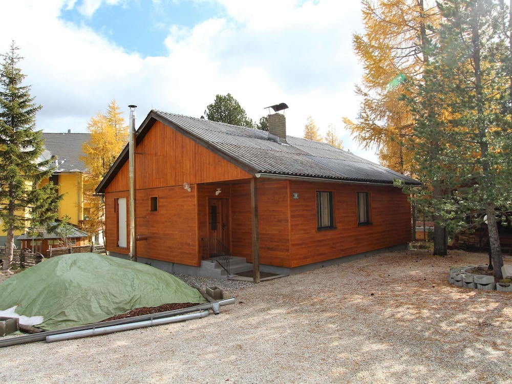Sunlit Cabin With Jacuzzi in Turracherhohe