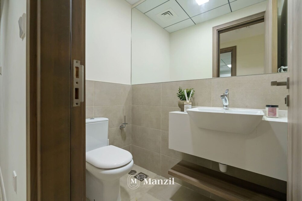 Stylish 2BR With Canal Burj View Near Dubai Mall