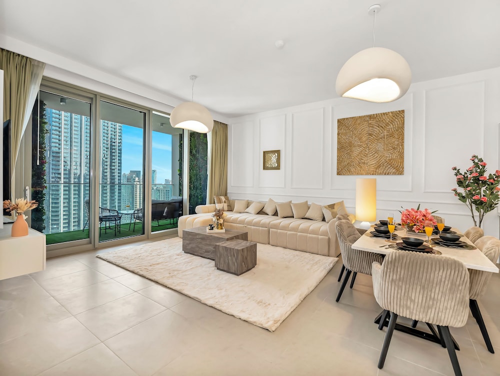 Skyline Luxury I Burj Khalifa & Fountain