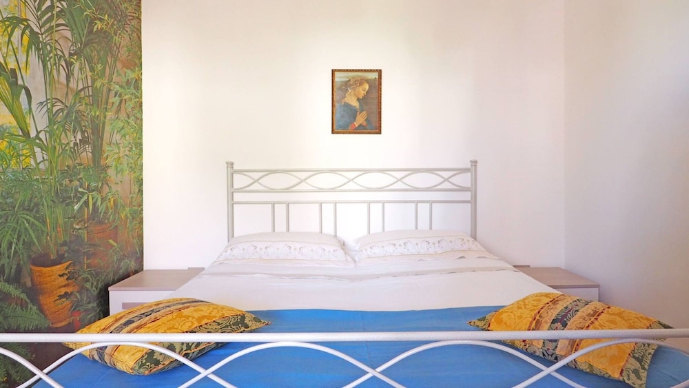 Mimosa - House 5 Places 2 Bedrooms on the Beach