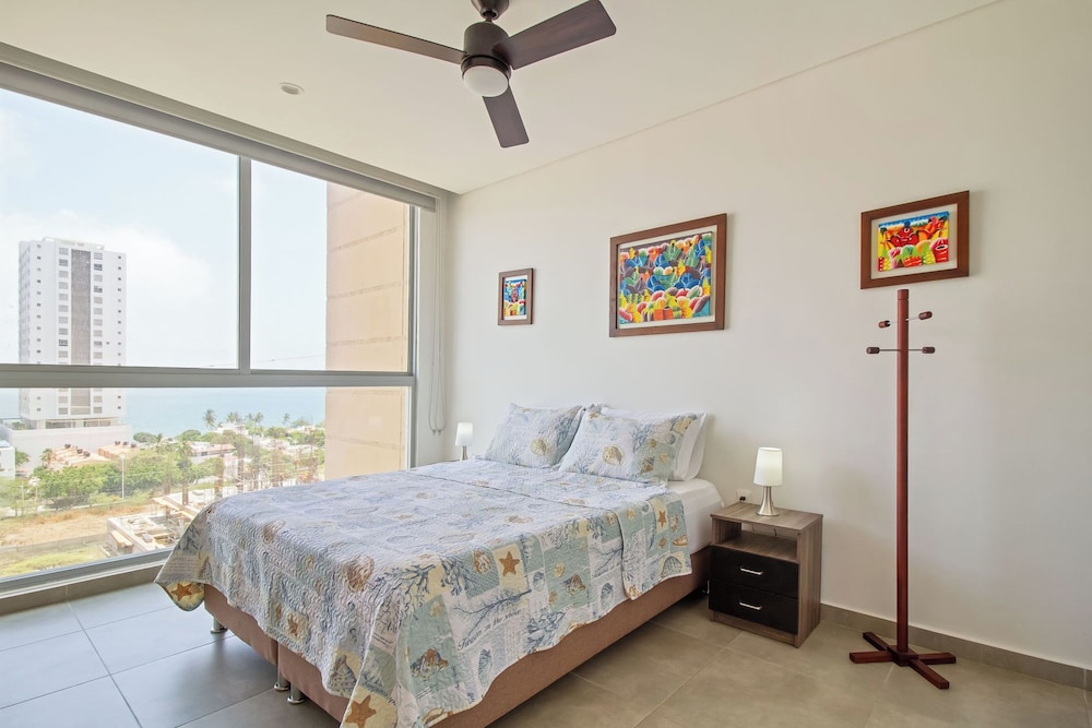 Salguero Suites By HostPro