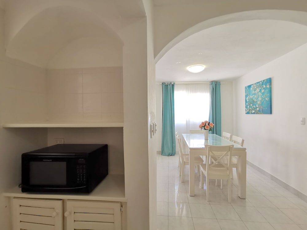 Los Corales Tropical Beach Resort & SPA