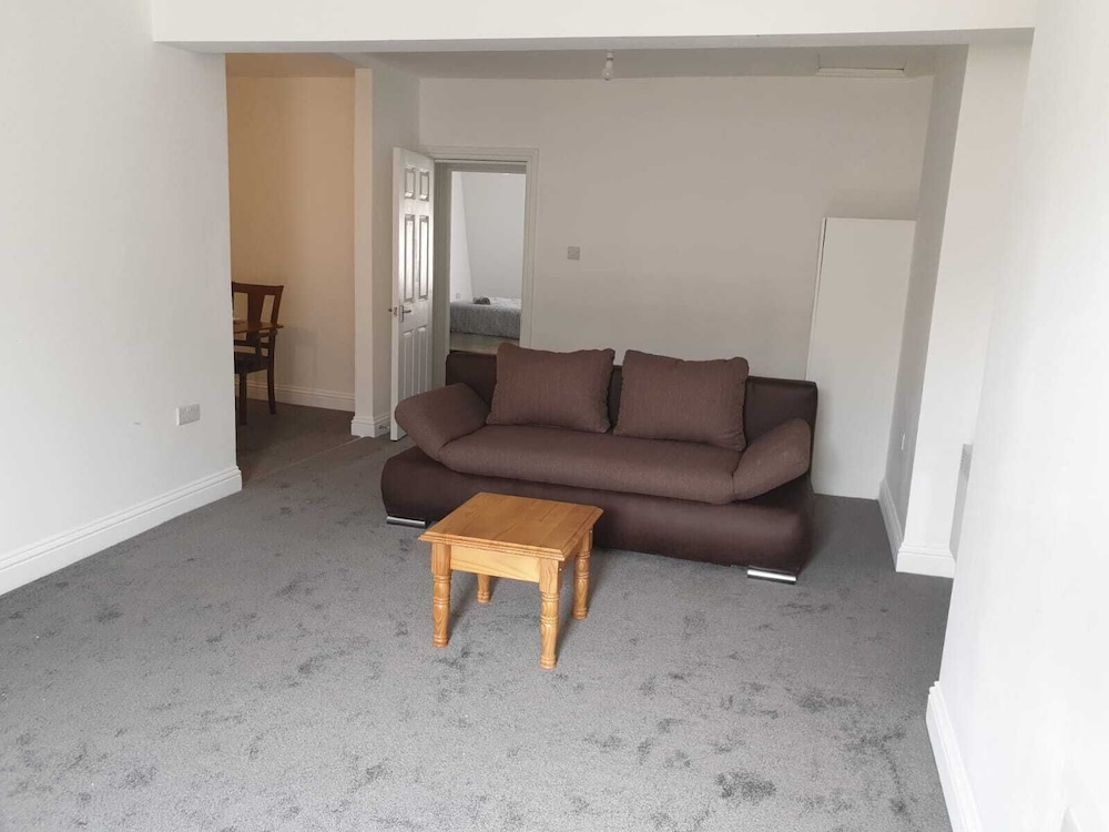 Dover Vacations - 1 Bed Flat in Pedestrianized High Street - Property Image 5