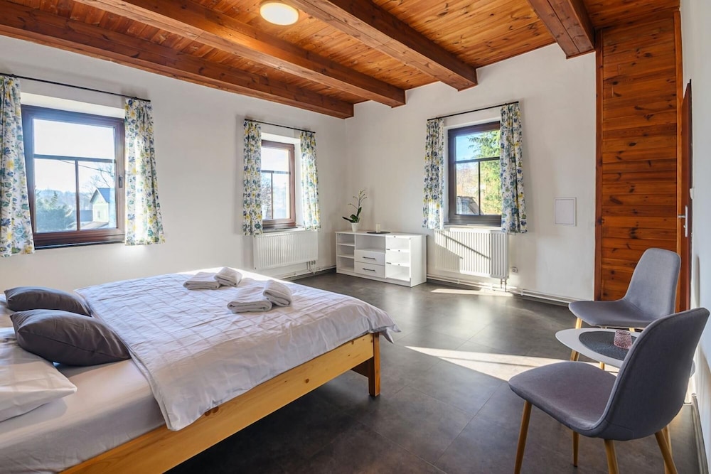 Luxe Villa in Bernartice Kkh045