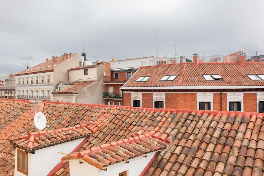 Over the Rooftops - Historic District - Sol view 5