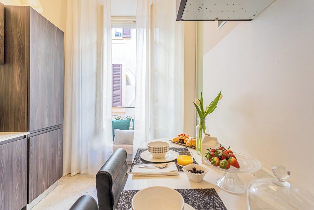 Rovelli 41 by Rent all Como