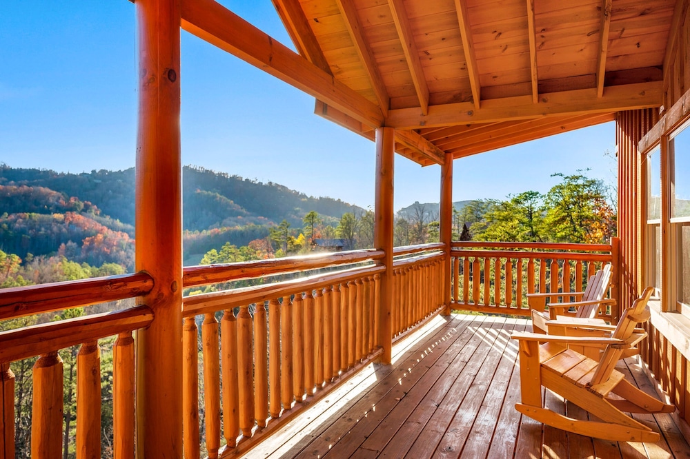 Exquisite Getaway w Indoor Pool Theater
