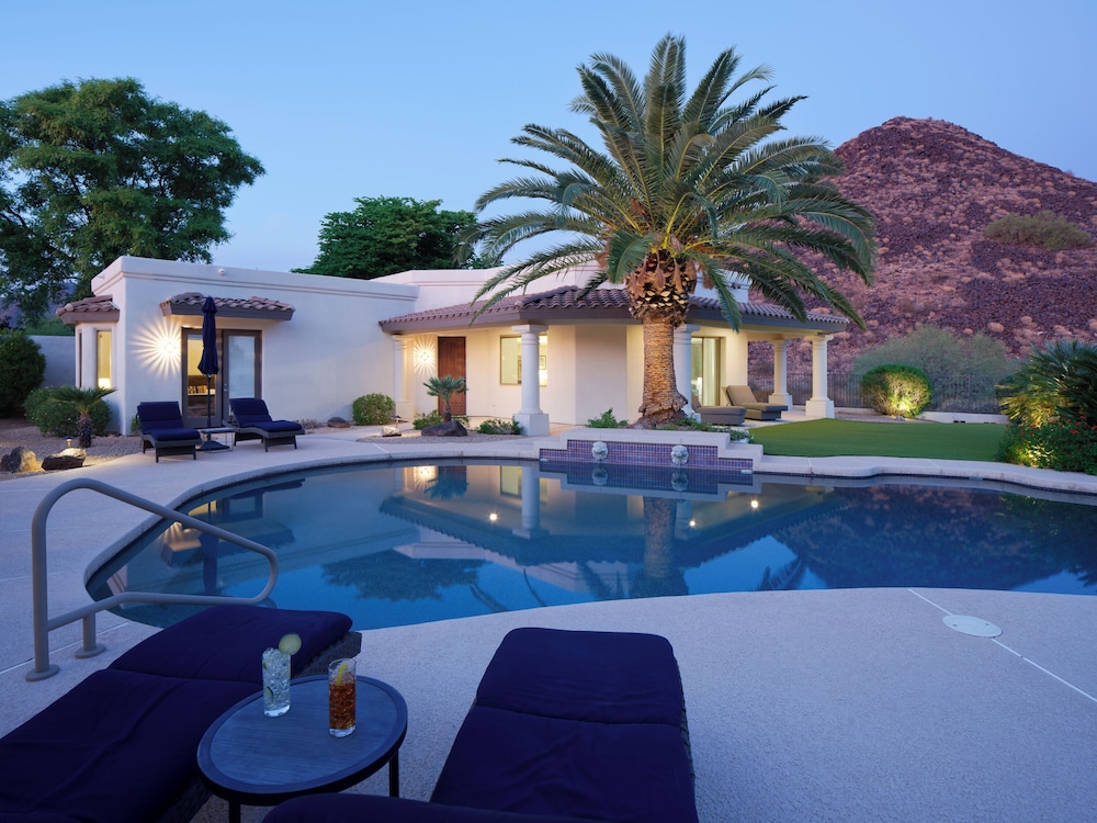 Luxury Mountain Estate-pool-spa-bbq+bar-fire pit