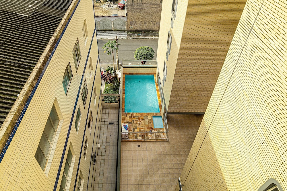 Charmoso Apto com piscina no Caiçara