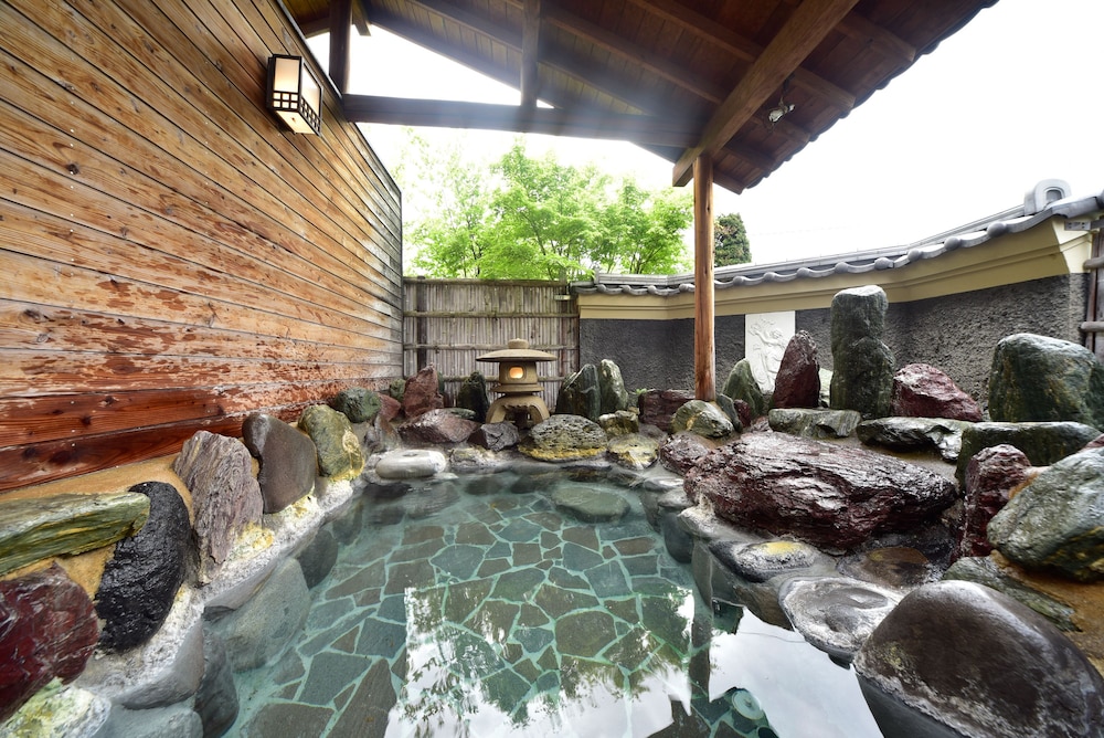 Kusatsu Onsen Kiyoshigekan