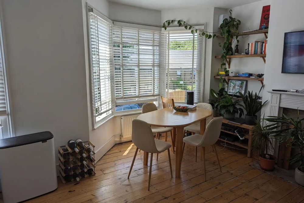Stylish 2 Bedroom Apartment in Peckham