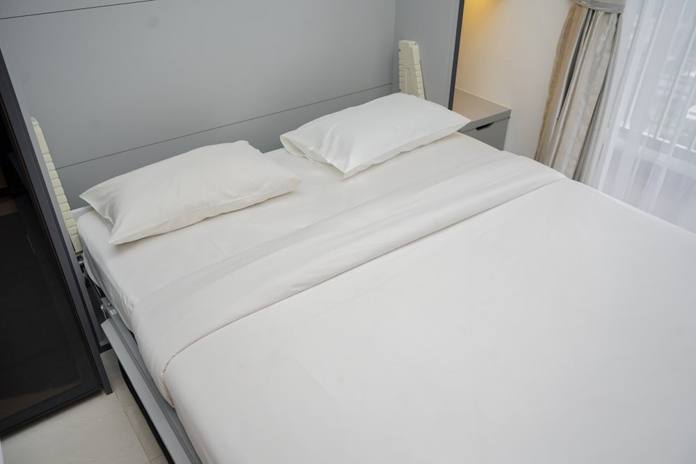 Comfort and Cozy Living Studio Springwood Residence Tangerang Apartment