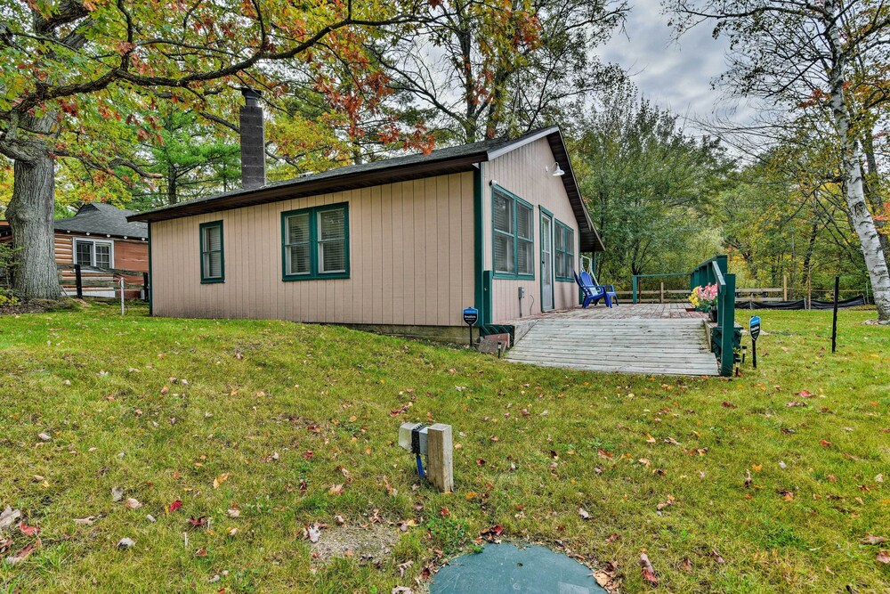 Charming Gladwin Family Cottage - Indian Lake