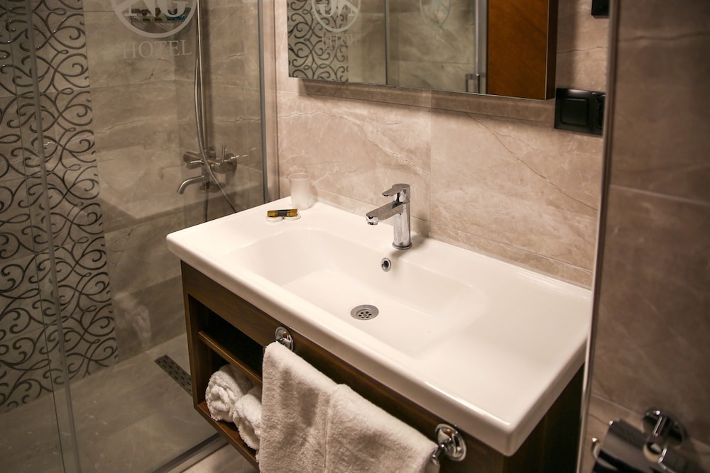 New Gate Hotel - Image 20