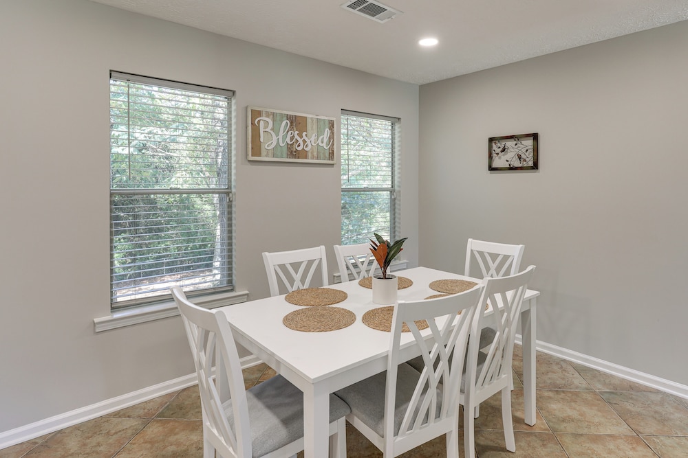 Centrally Located Prattville Home: 2 Mi to Dwtn