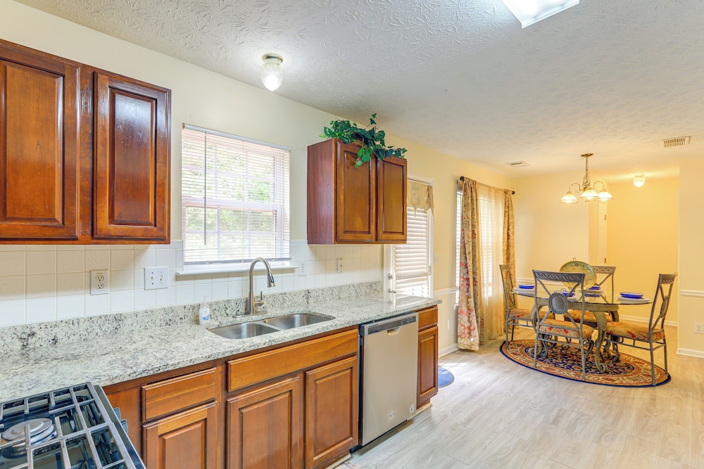 Pet-friendly Home w/ Pool Access in Snellville!