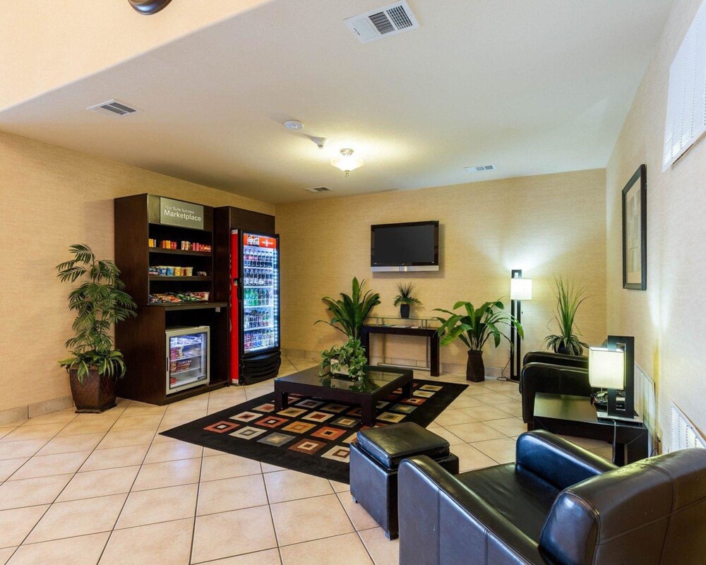Huntsville Vacations - Quality Suites - Property Image 3