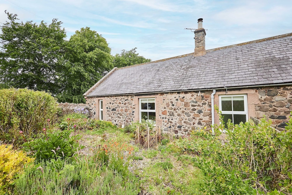 Host Stay Bell Cottage